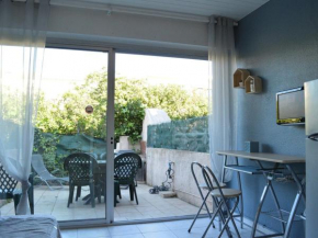 Studio Cabine 3 Couchages avec Terrasse, Parking, à 50m de la Plage - Le Grau d'Agde - FR-1-249-171